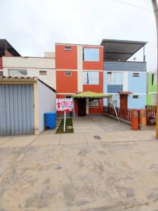 VENDO CASA DE 3 PISOS DENTRO DE CONDOMINIO EN CARABAYLLO, 120 mt2, 5 habitaciones