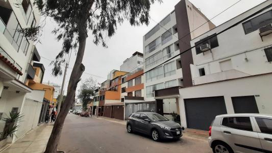 Se vende Dpto 03 Dormitorios  2ndo piso  Ascensor-  Manuel Tovar Miraflores, 122 mt2, 3 habitaciones